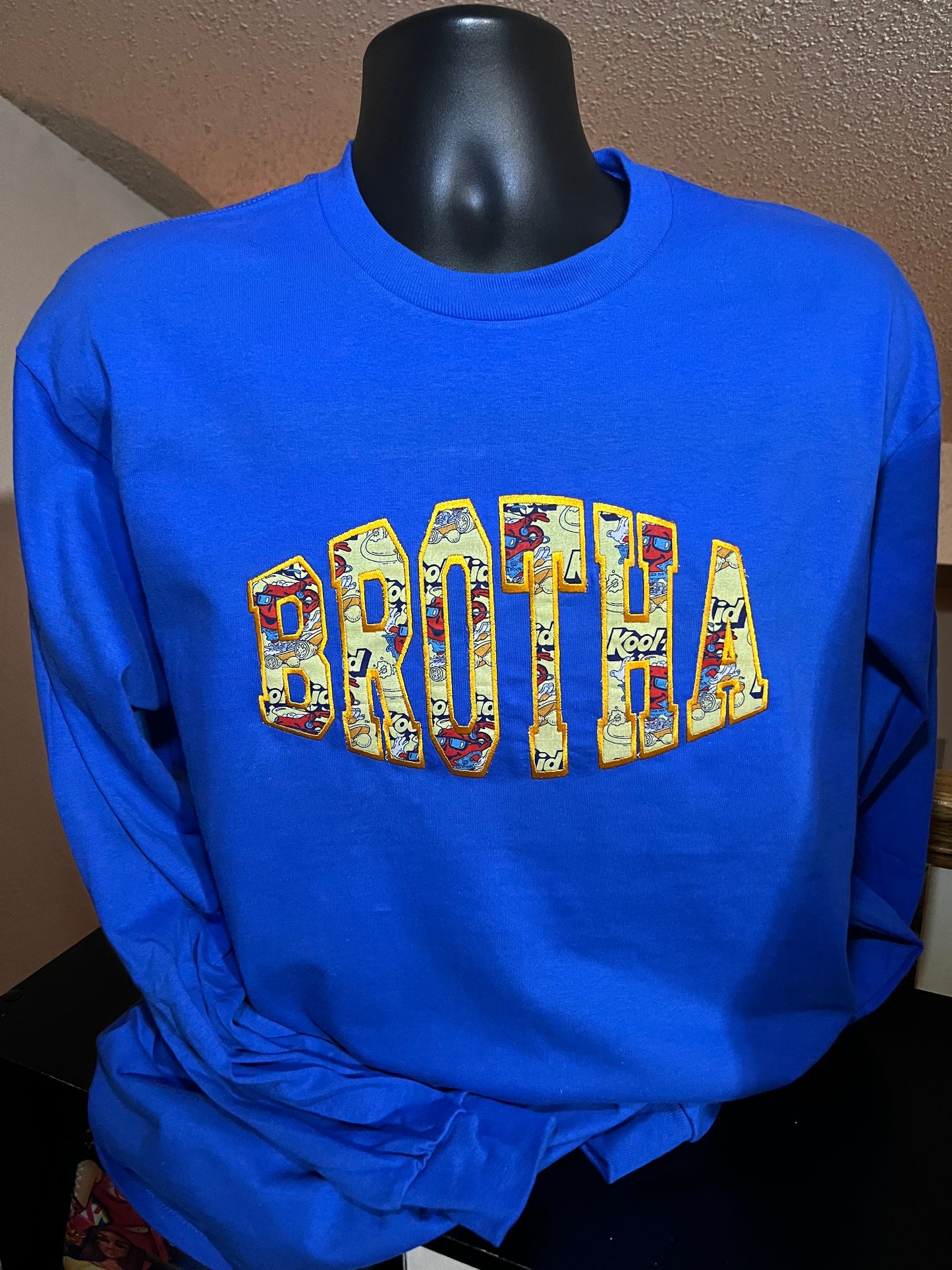 EMBROIDERY APPLIQUE SWEATSHIRT AND HOODIES