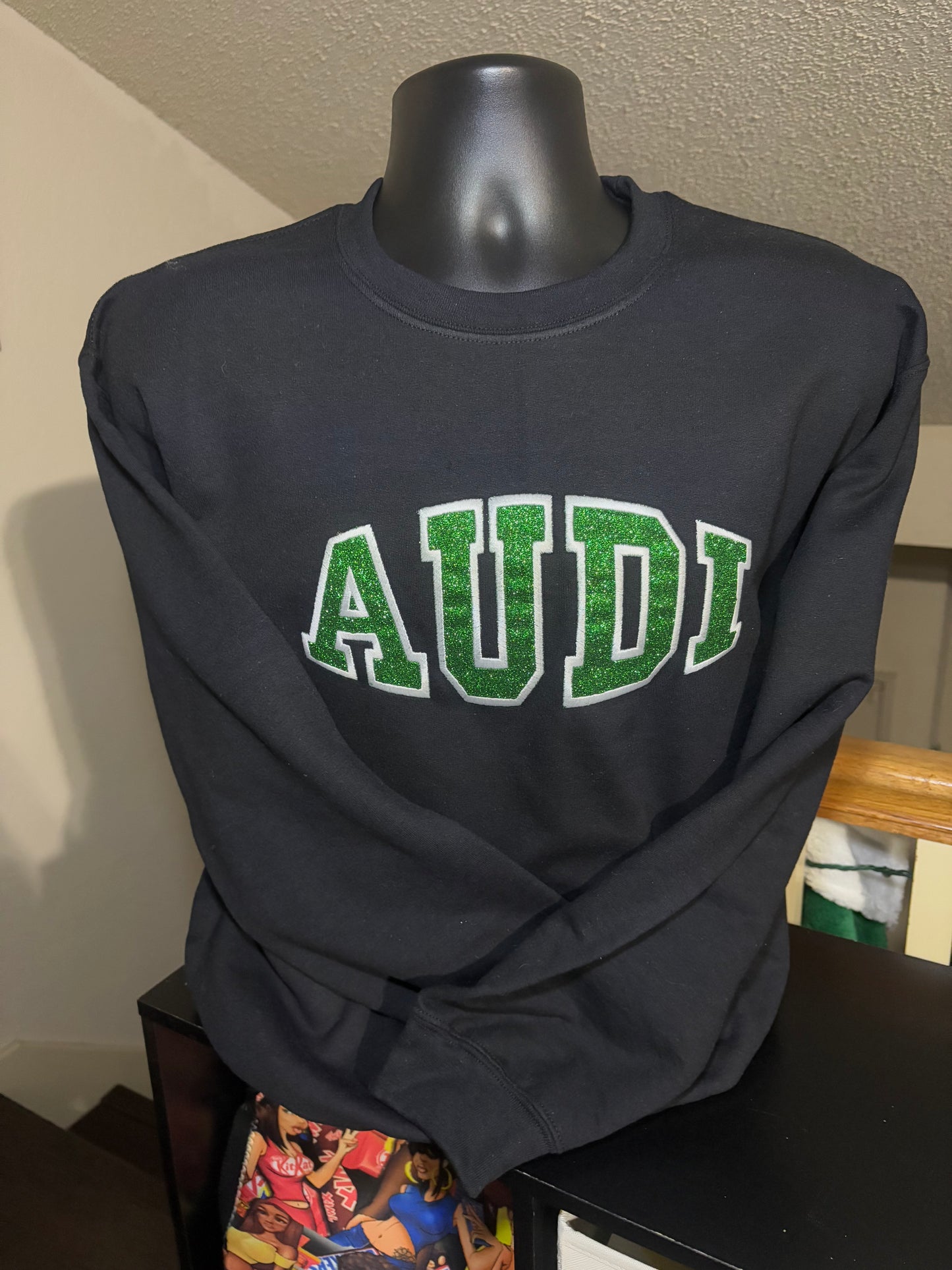 EMBROIDERY APPLIQUE SWEATSHIRT AND HOODIES
